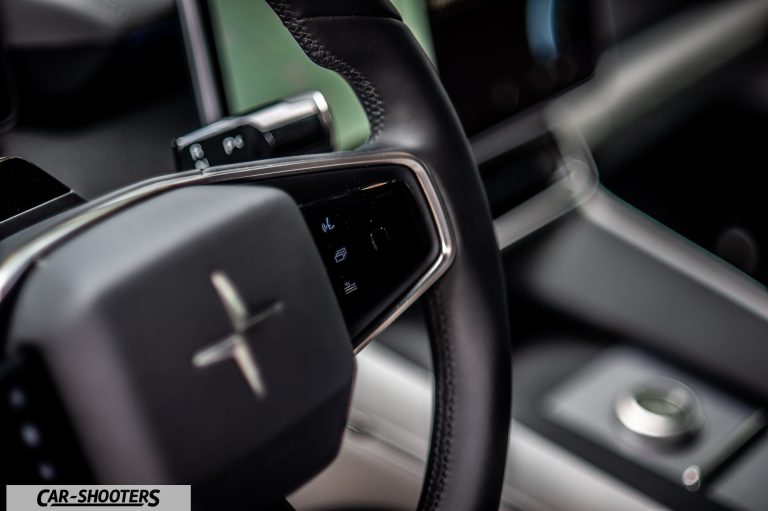 Polestar 4 &ndash; dashboard, leather steering wheel close-up