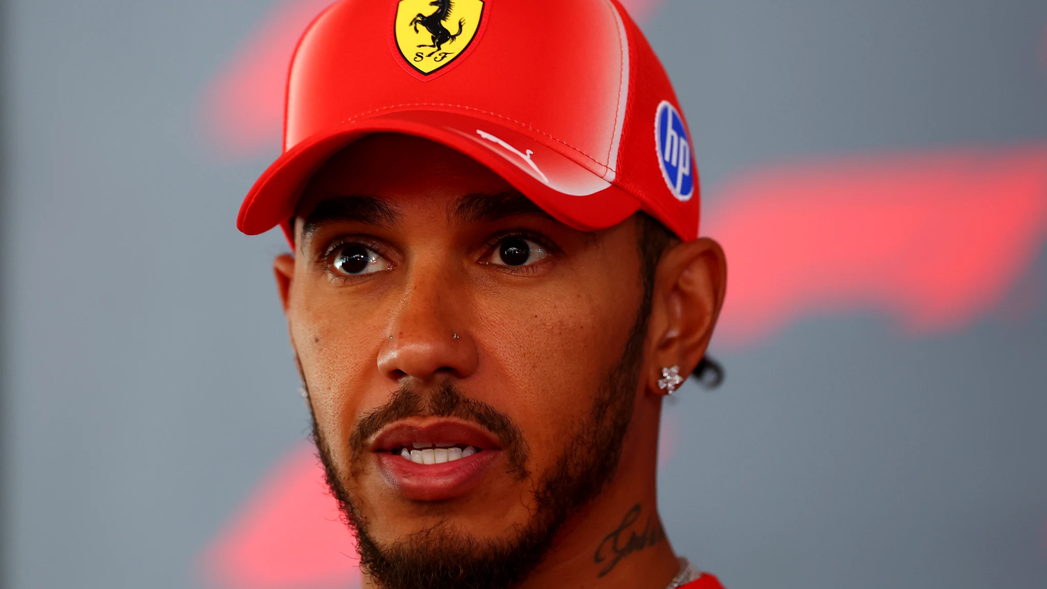 Lewis Hamilton in pista nelle qualifiche del GP di Spagna 2026